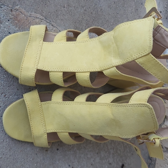 016,Comfort Est. 1946 Sandals heels light Yellow 💛 - Picture 7 of 12